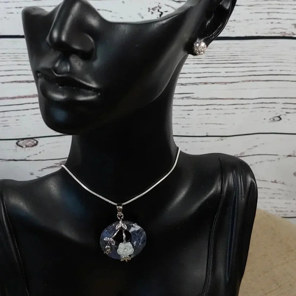 Women's Natural Stone Necklace. - Picture 6 of 6